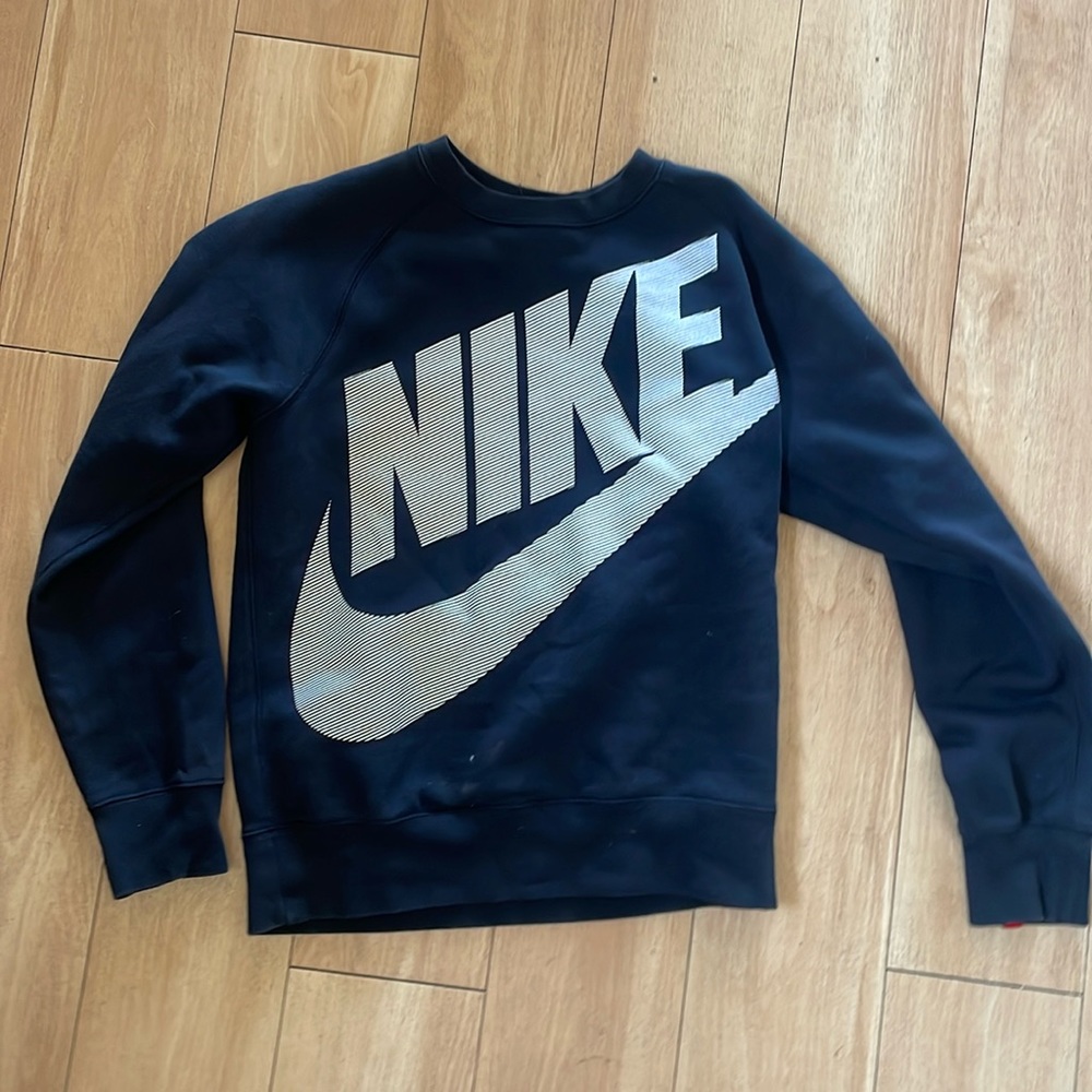 Nike women’s sweatshirt XS